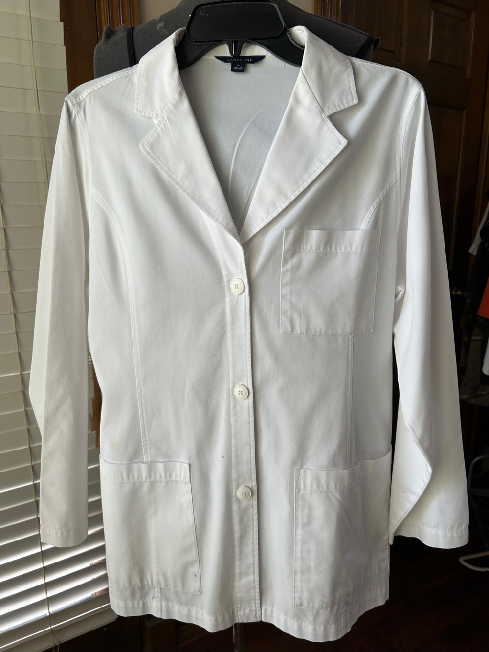 Lands’ End Women’s 100% cotton white Button-Front Lab Coat preowned size 10